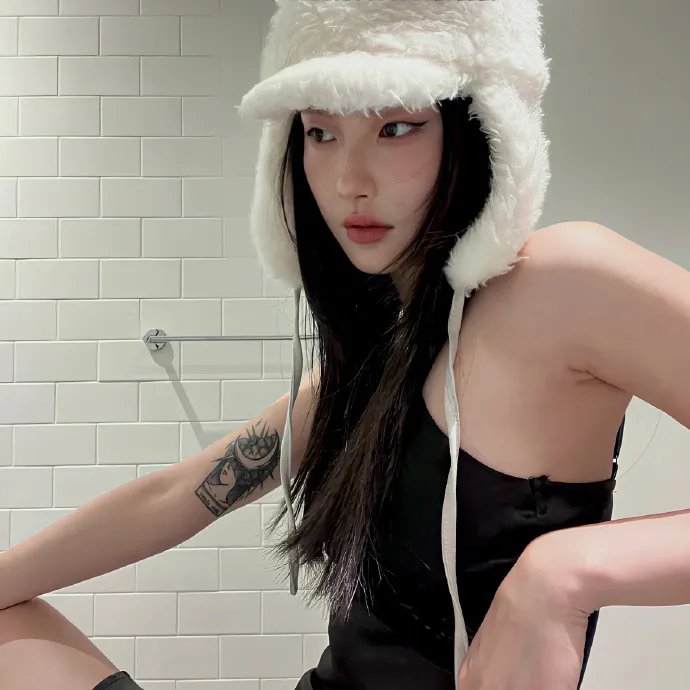 墙里的女人